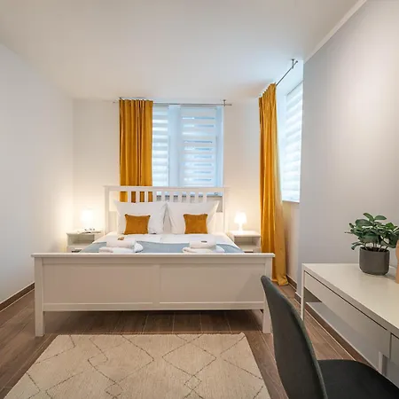 Benville - Grosser Garten - Modern -wlan Apartman