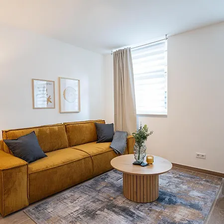 Benville - Grosser Garten - Modern -wlan Apartment Dresden
