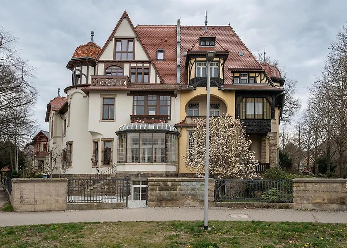 Benville - Grosser Garten - Modern -wlan Appartement *